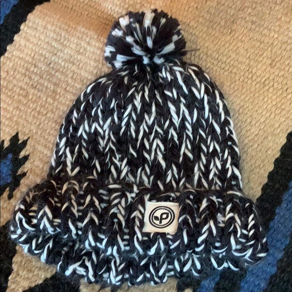 Winter hat - Picture 2 of 2